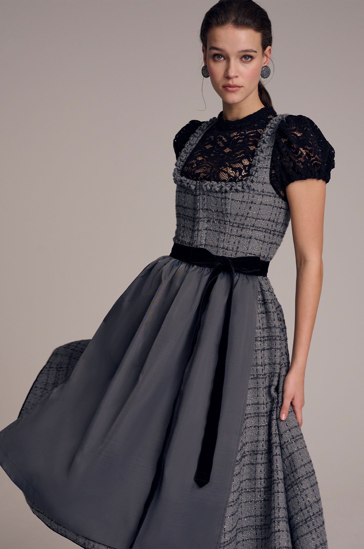 Dirndl Mostar in Grau