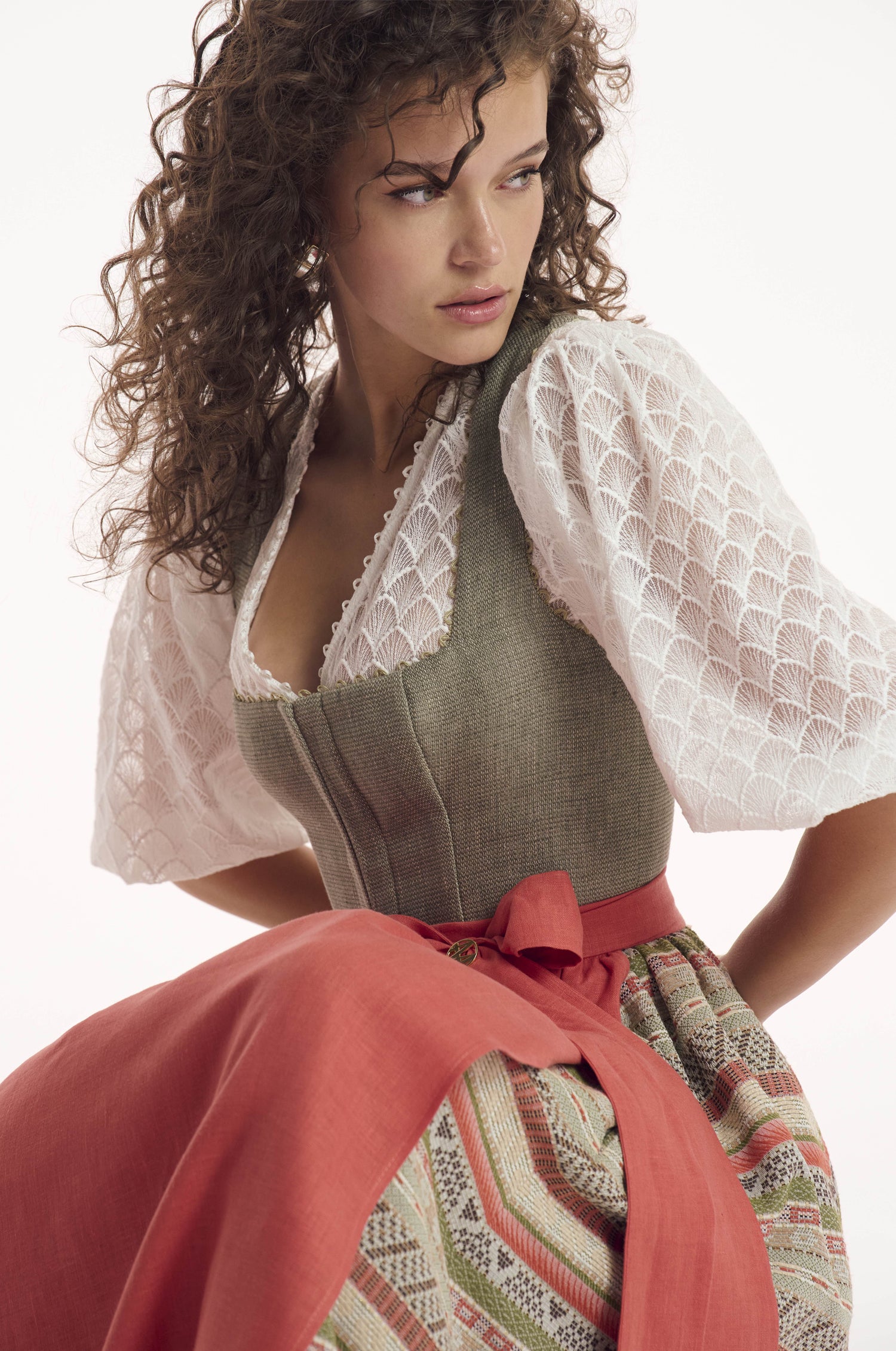 Dirndl Pesaro in Schilf