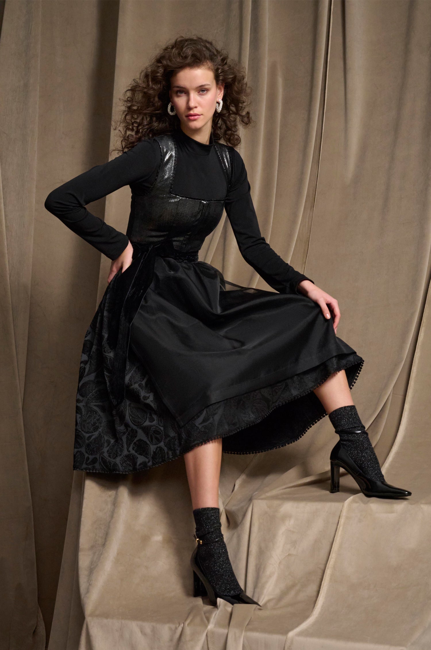 Dirndl Pamplona in Silber