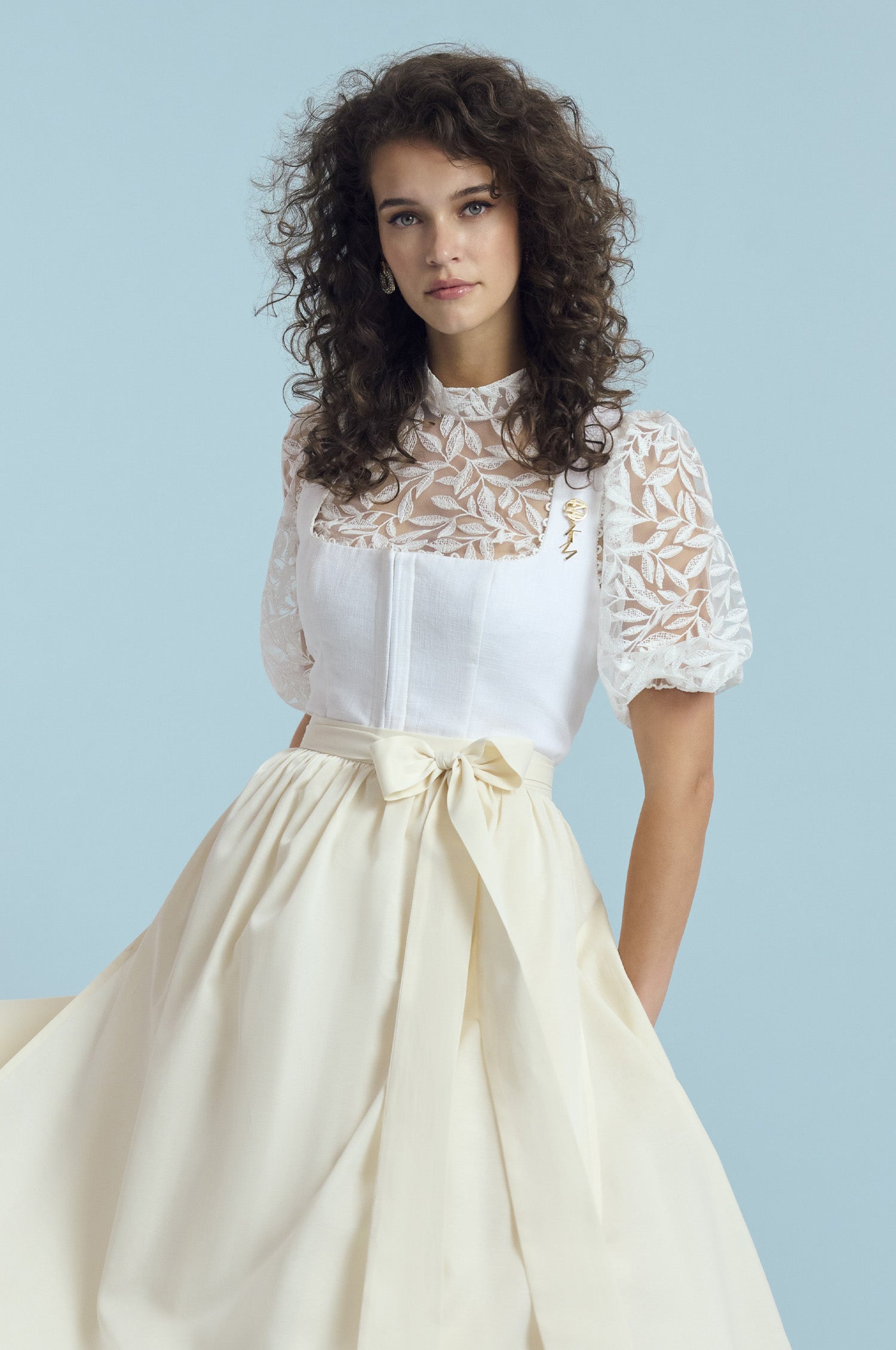 Dirndlbluse Evi in Weiß