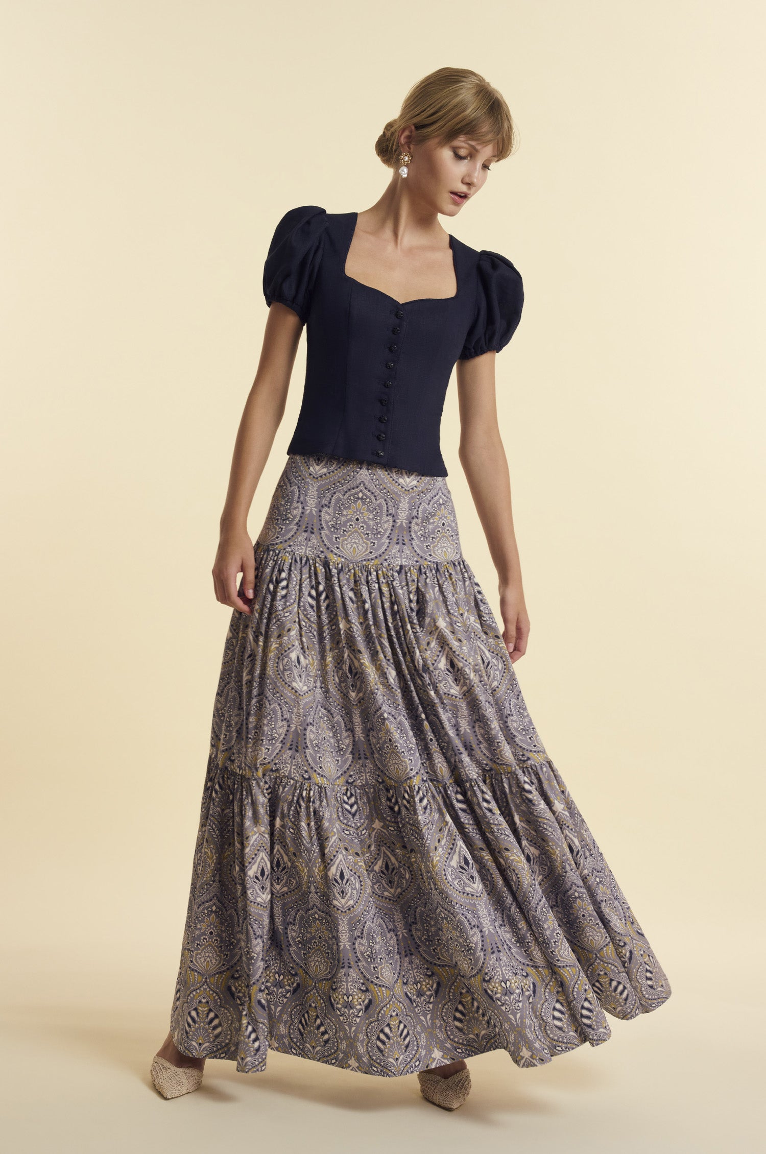 Rock Rosa in Taubenblau