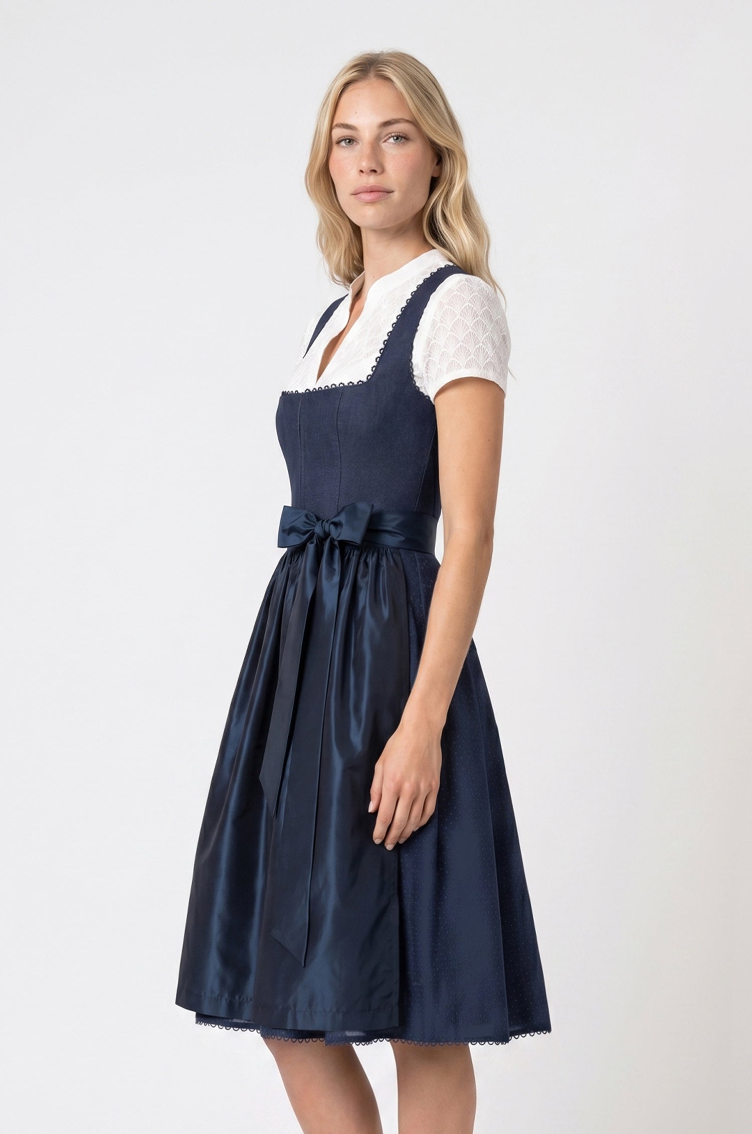 Dirndl München in Nachtblau