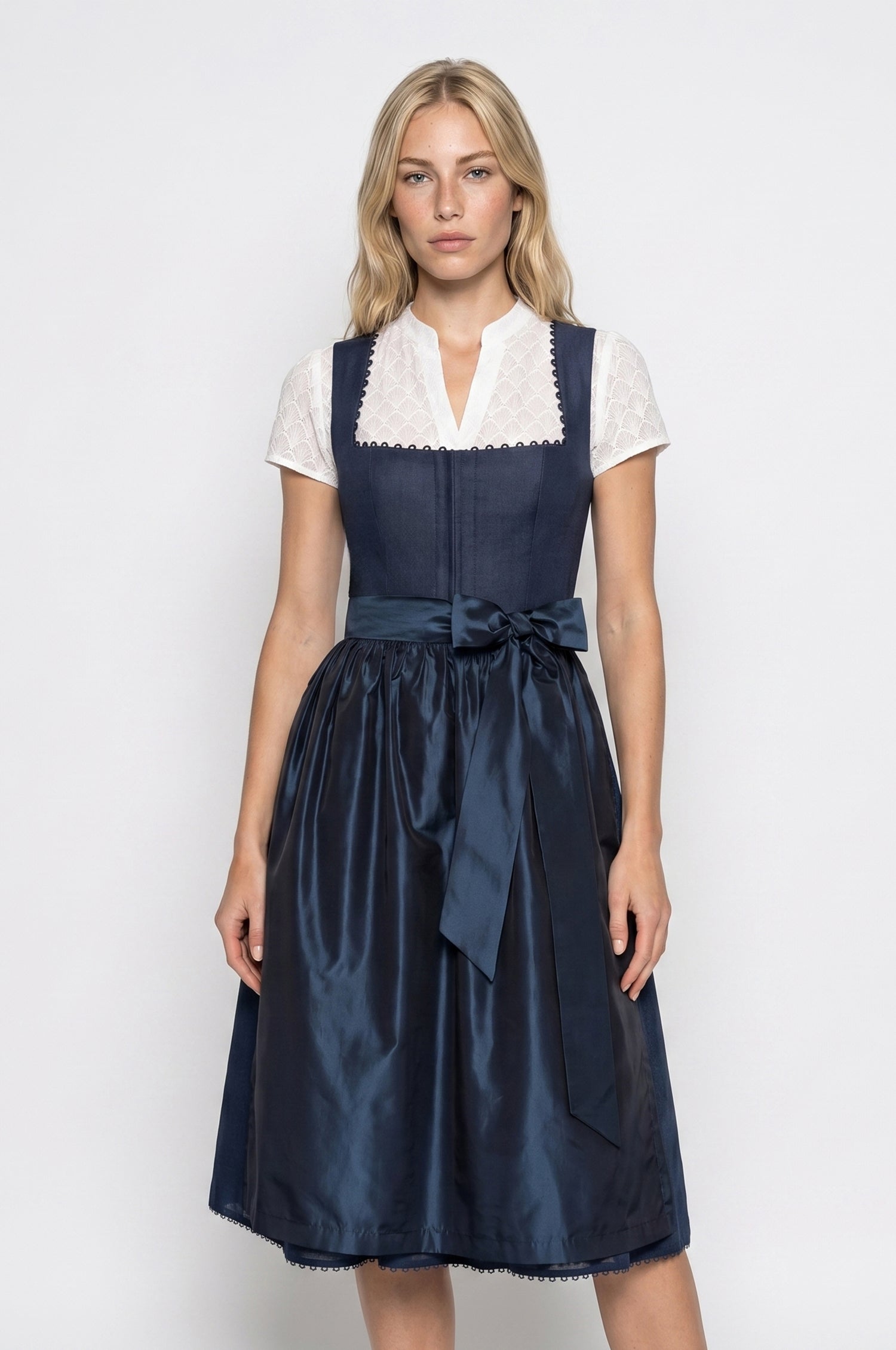 Dirndl München in Nachtblau