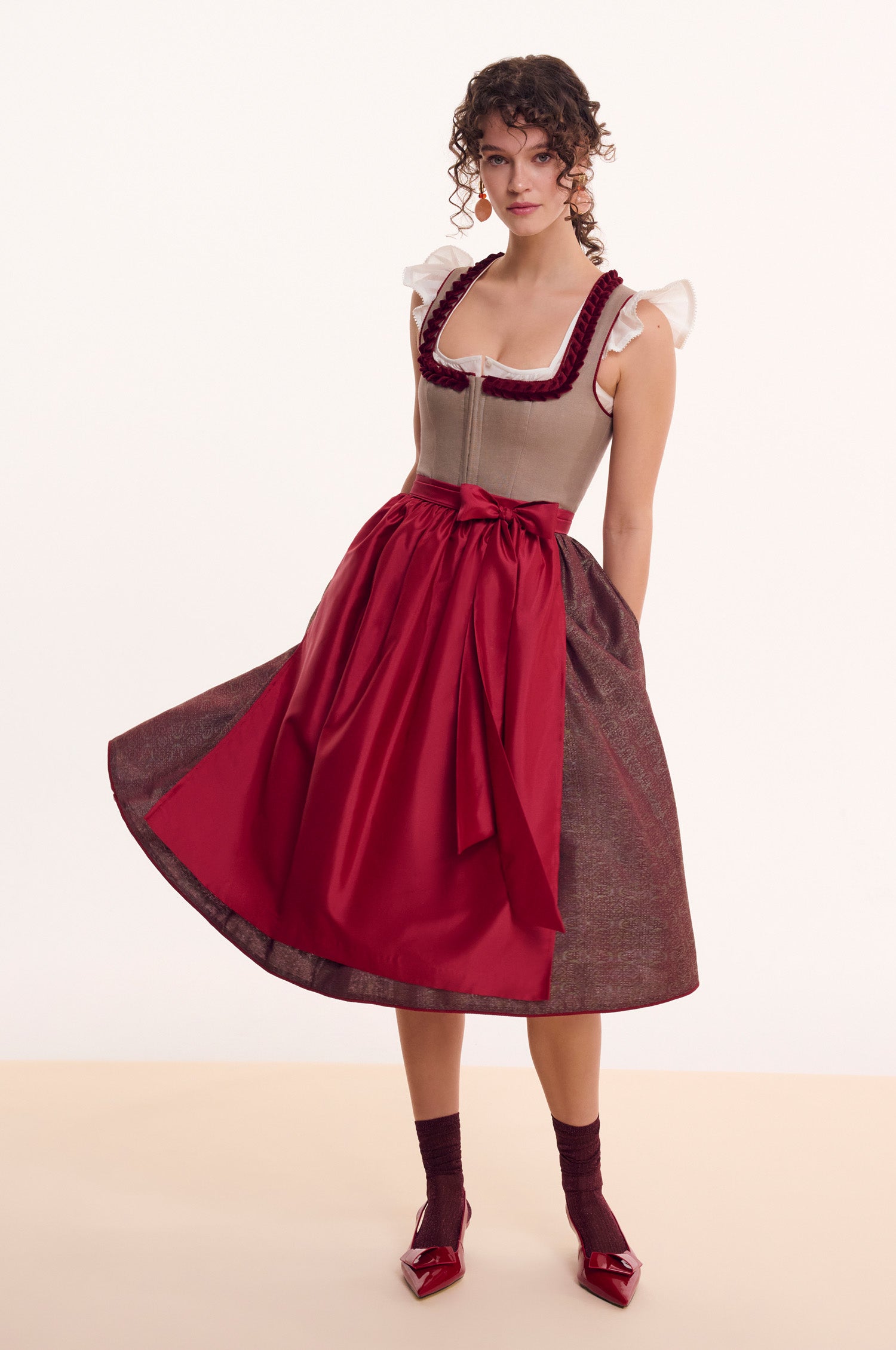 Dirndl Amadora in Jagd-Bordeaux