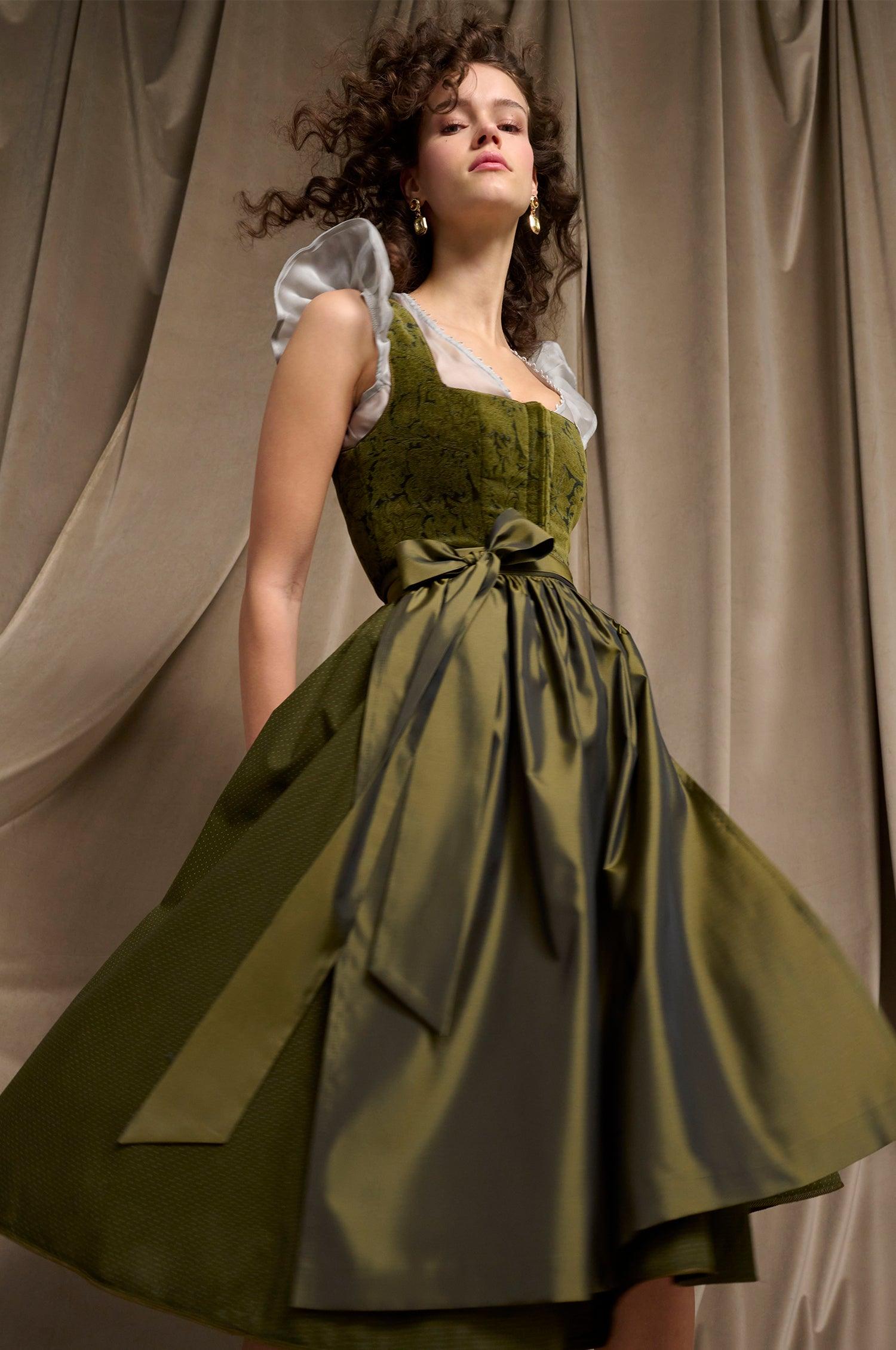 Dirndl Genf in Olive - TRACHT À PORTER