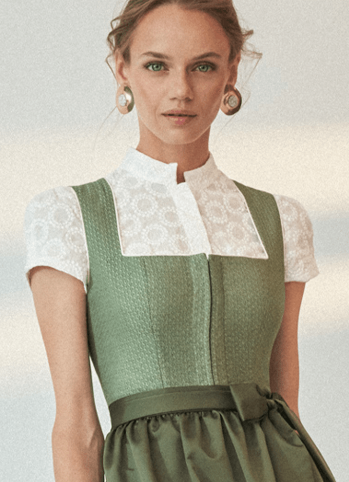 Dirndlbluse Fee, bestickt, in Weiß
