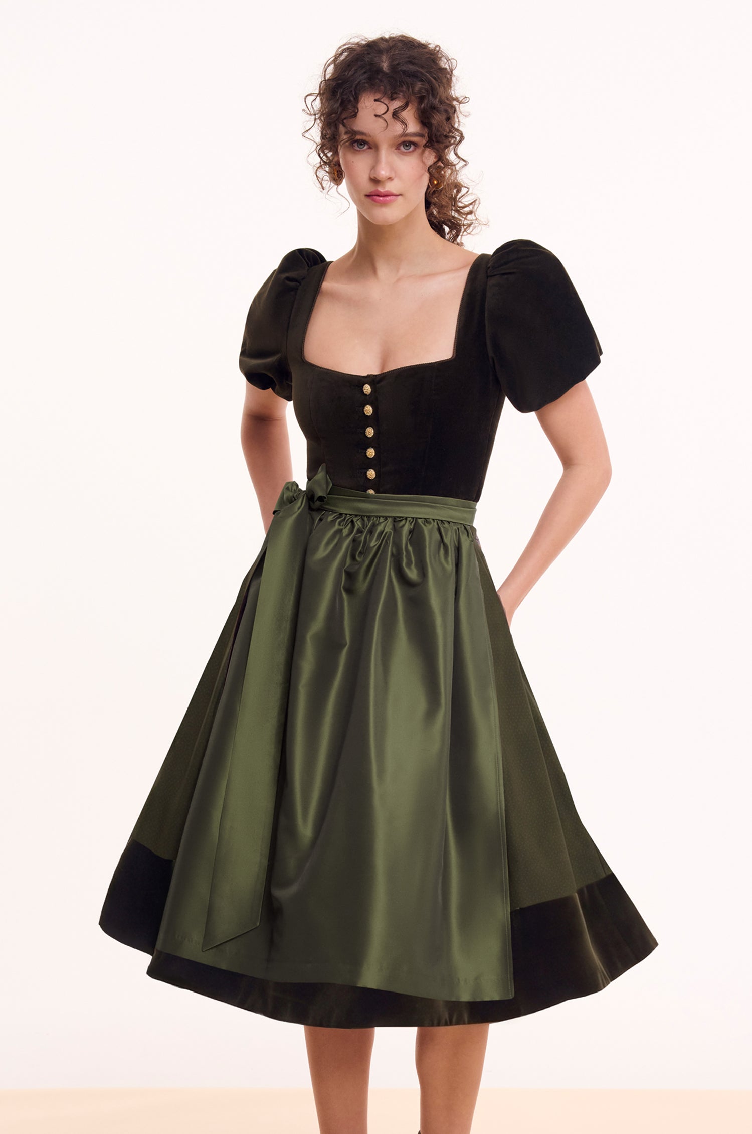 Dirndl Minori in Olive