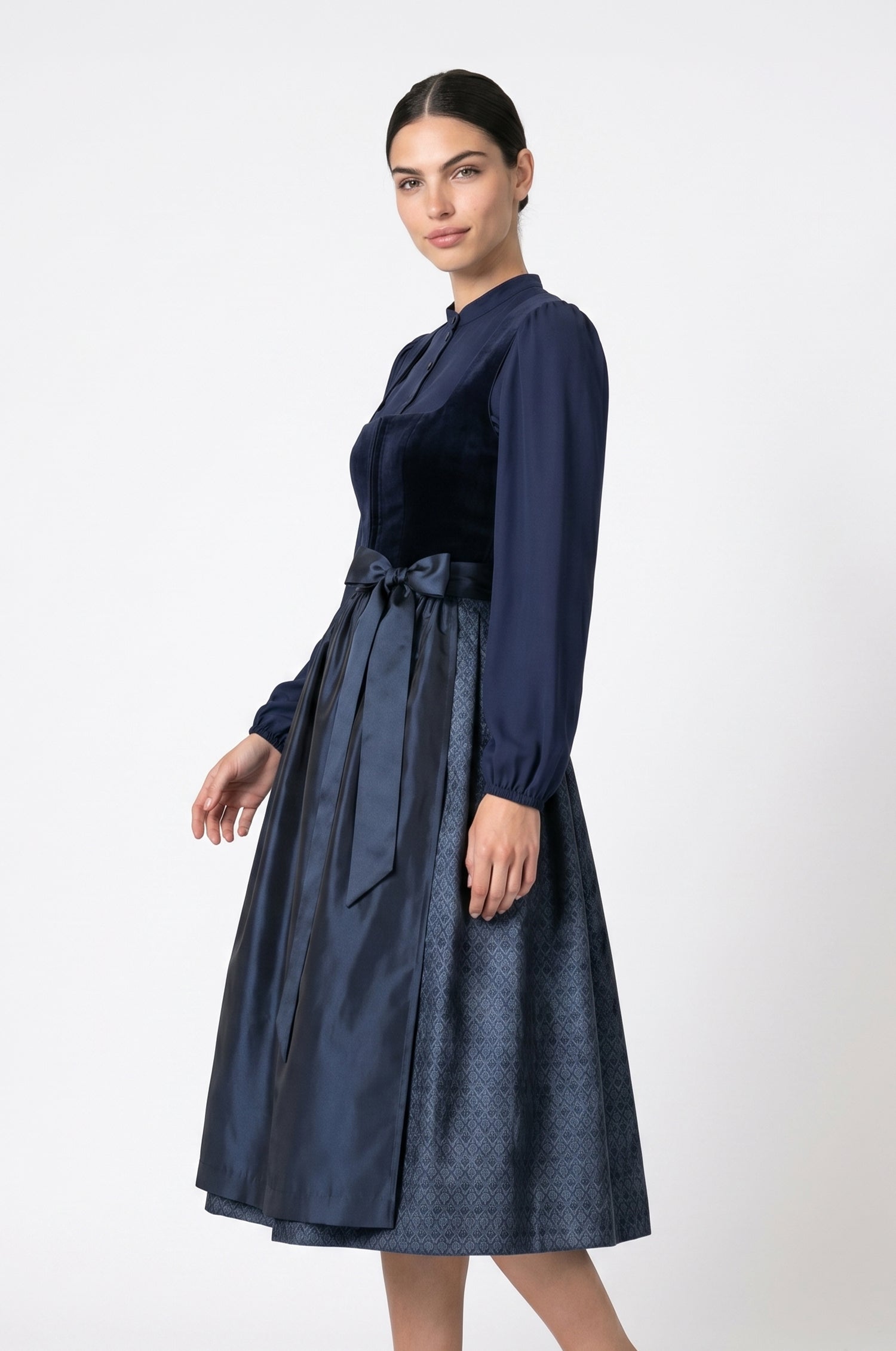 Dirndl Nala in Nachtblau