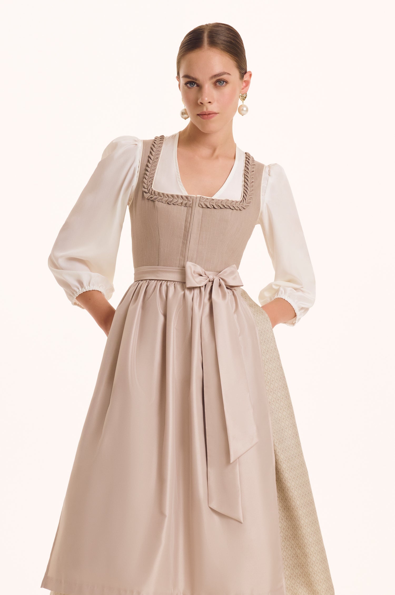 Dirndl Nela in Taupe