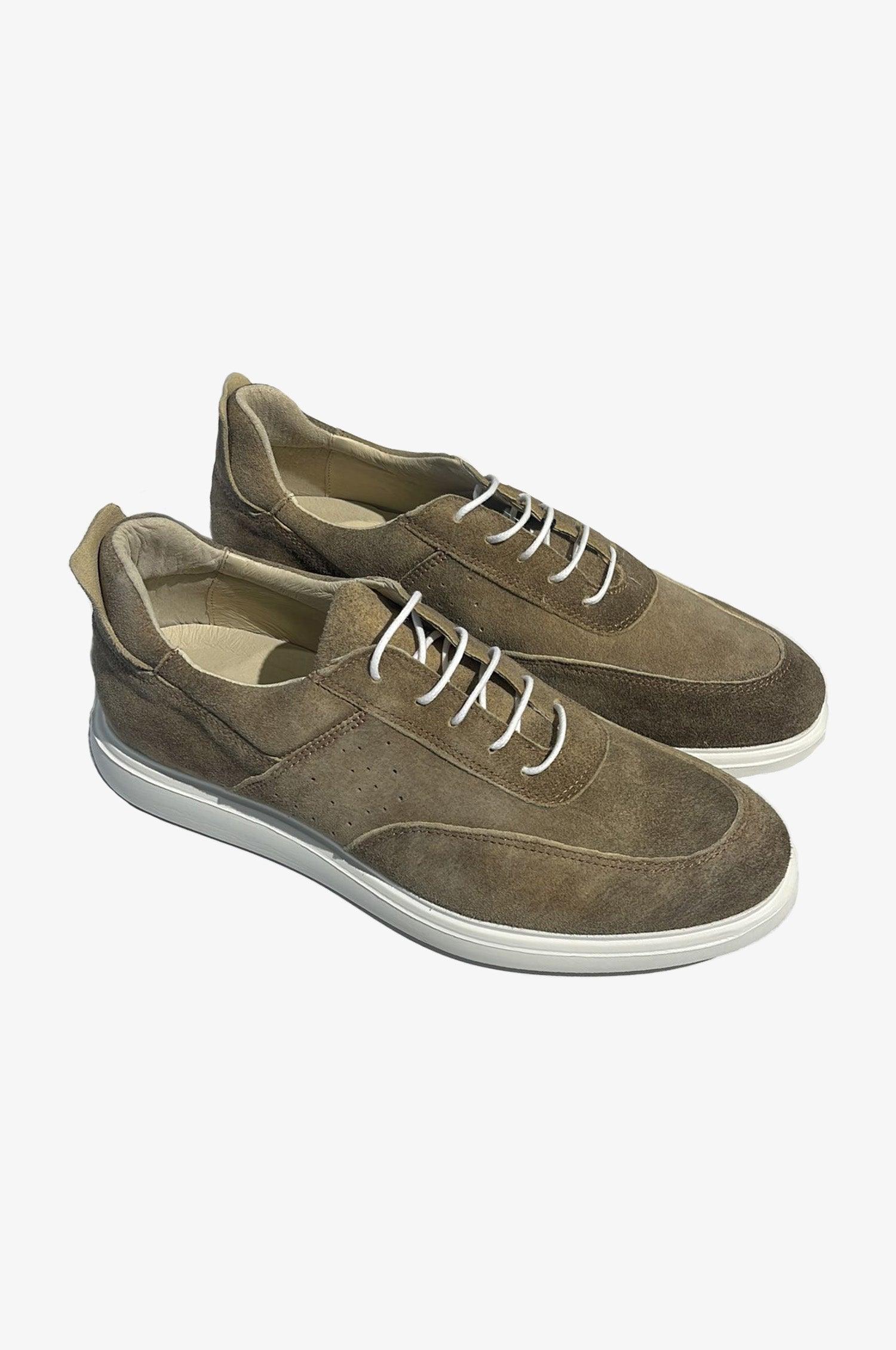 Trachtensneaker in Olive - TRACHT À PORTER