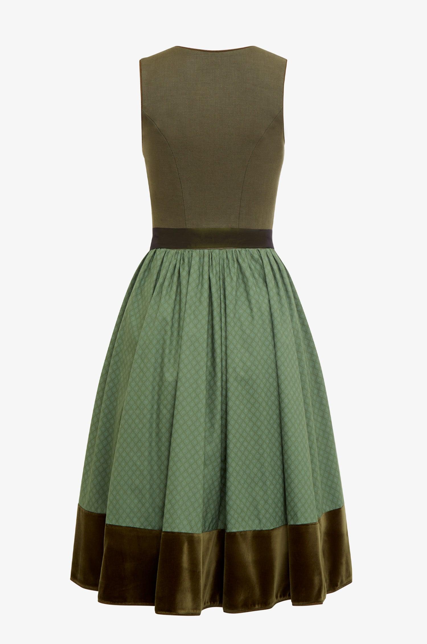 Jubiläumsdirndl in Olive