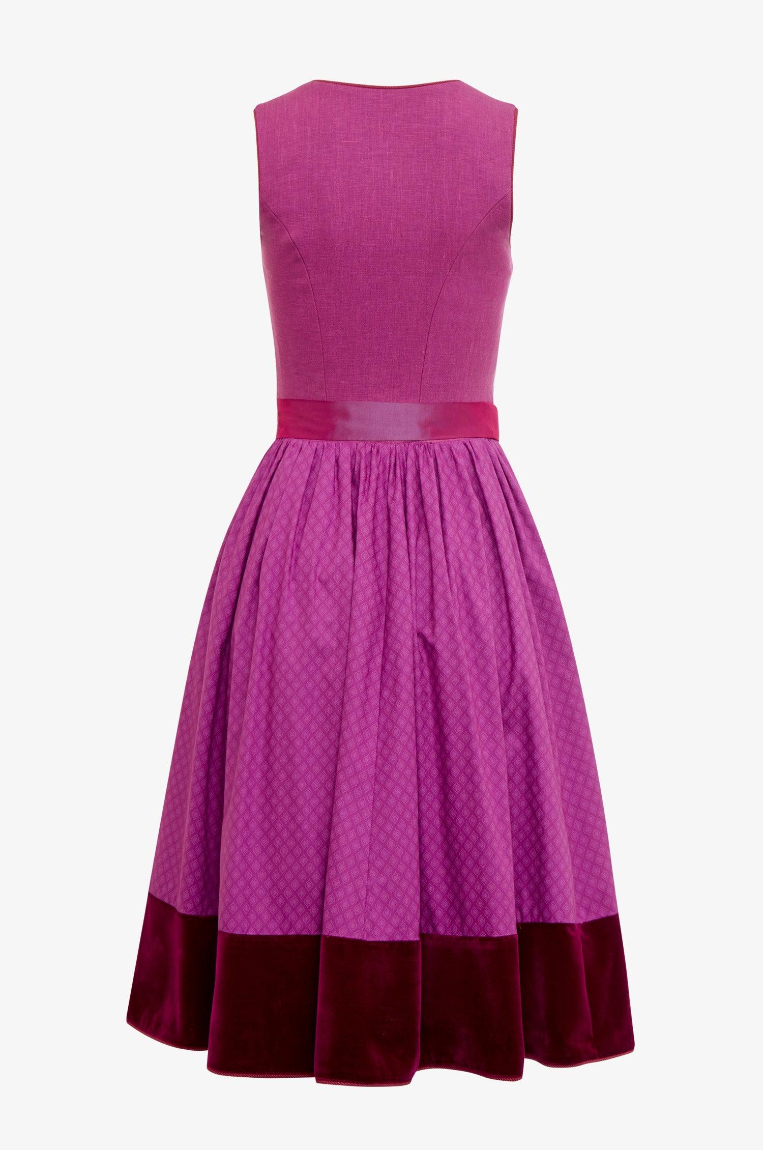Jubiläumsdirndl in Cassis - TRACHT À PORTER