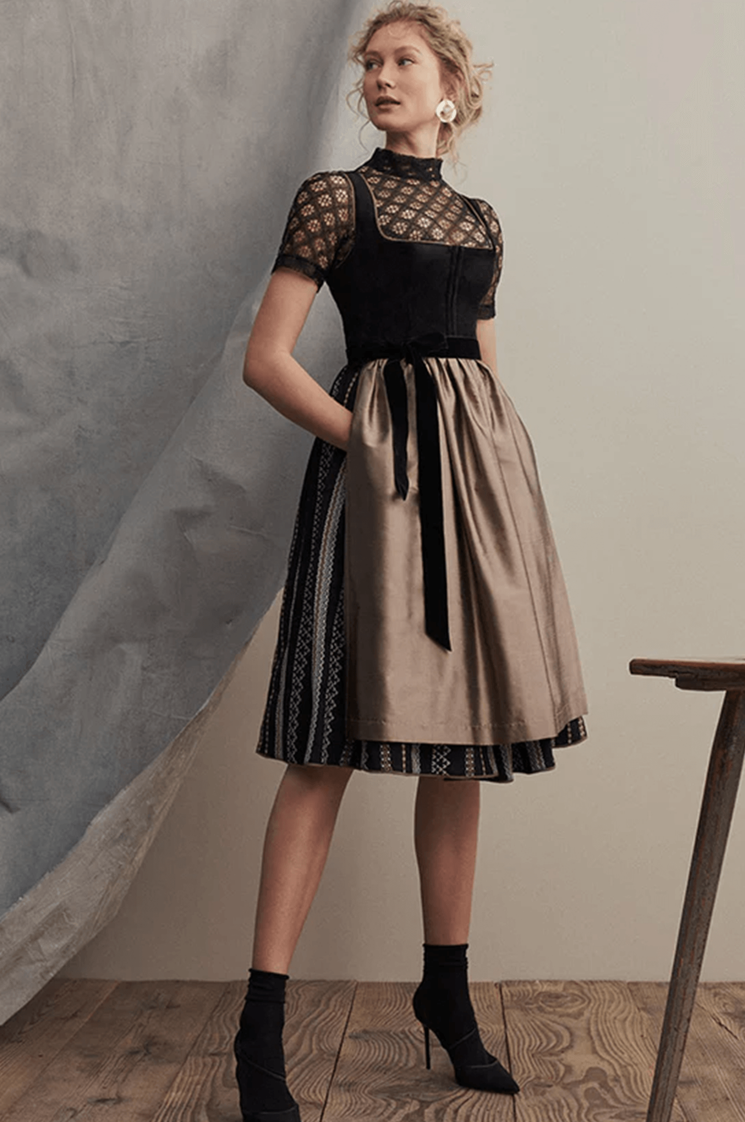 Dirndl San Diego in Schwarz