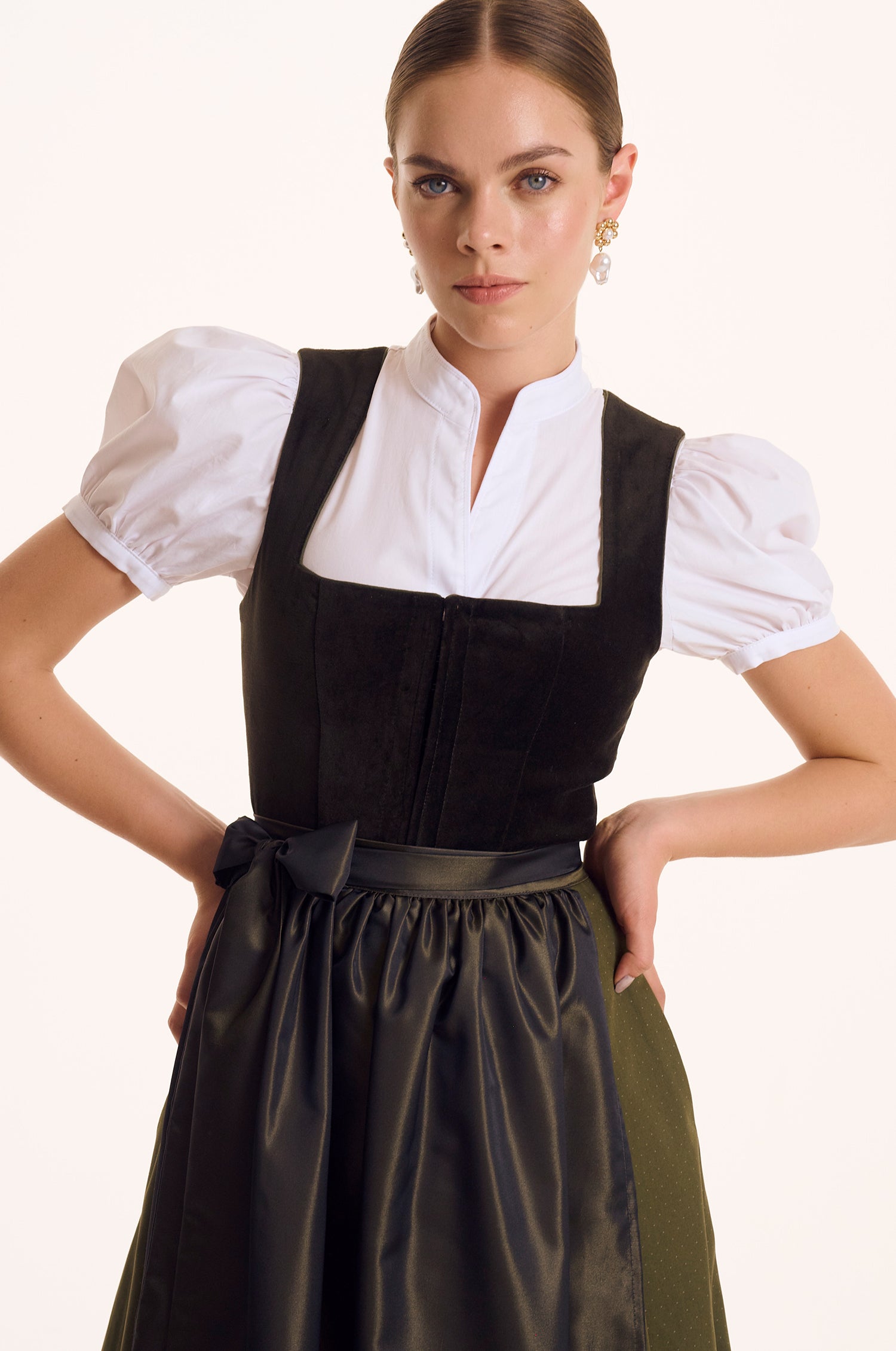 Dirndlbluse Gini in Weiß