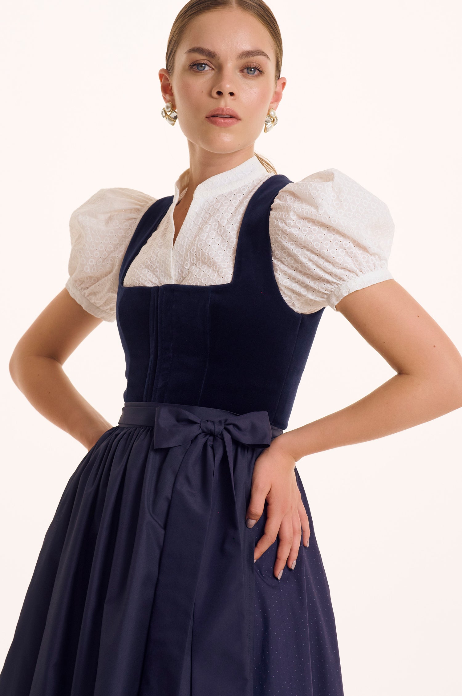 Dirndlbluse Gini in Weiß