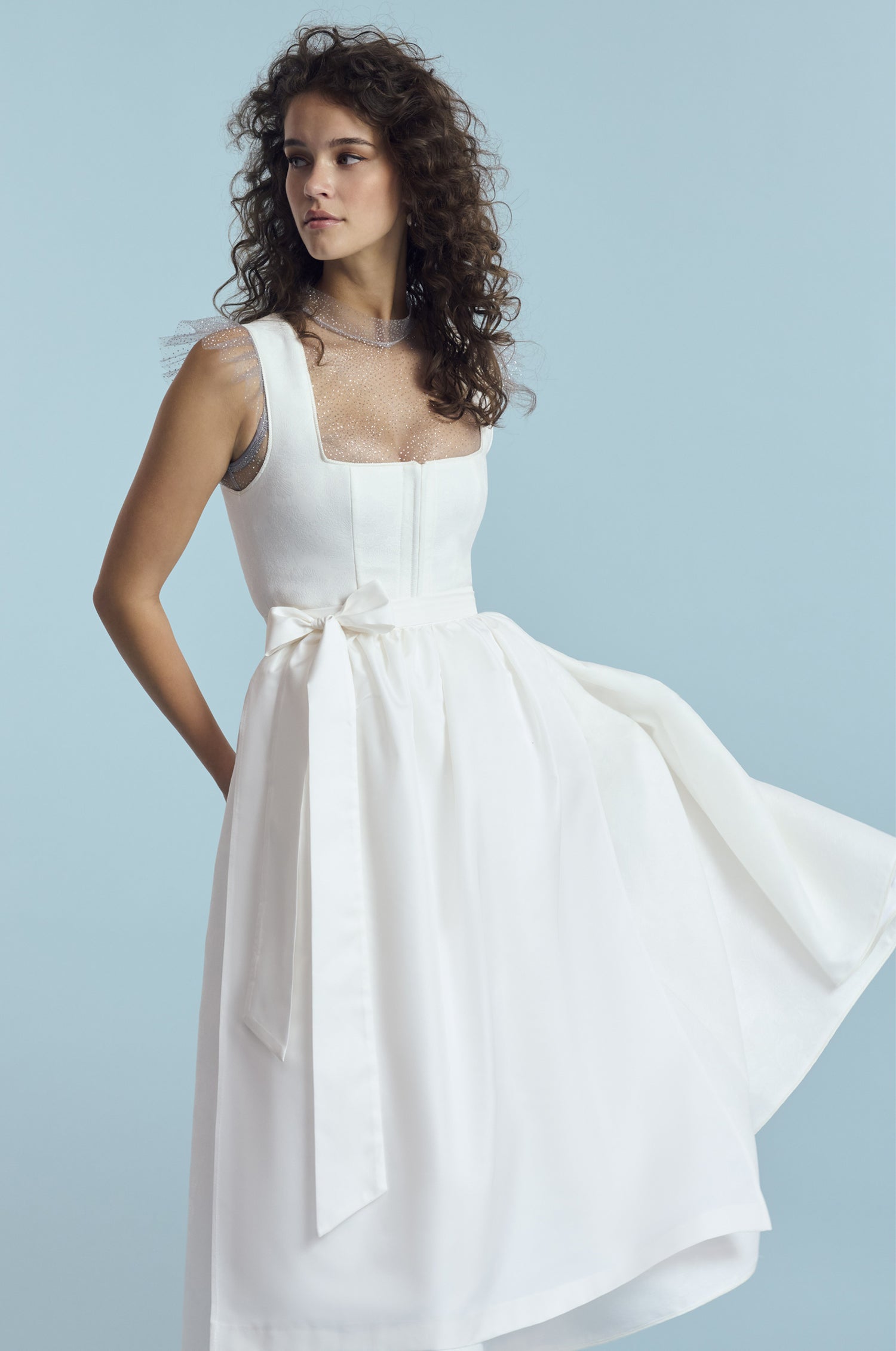 Dirndl Patras in Weiß