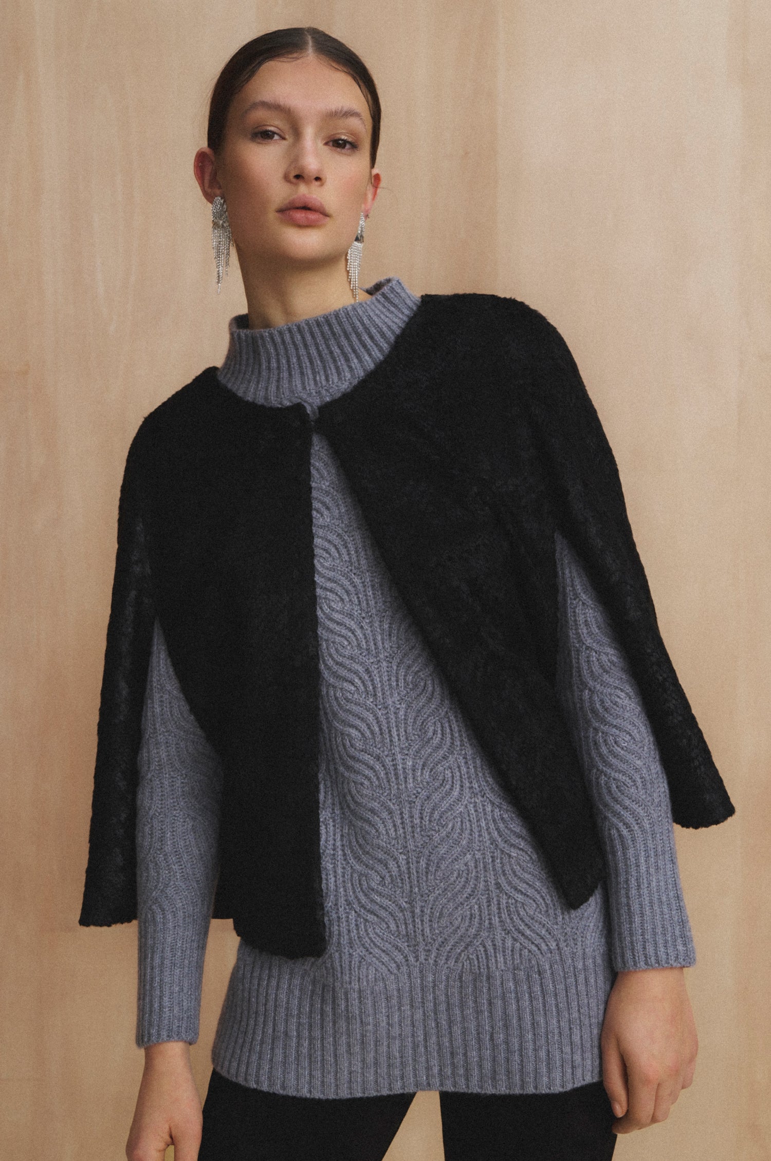 Cape Caitlyn in Schwarz