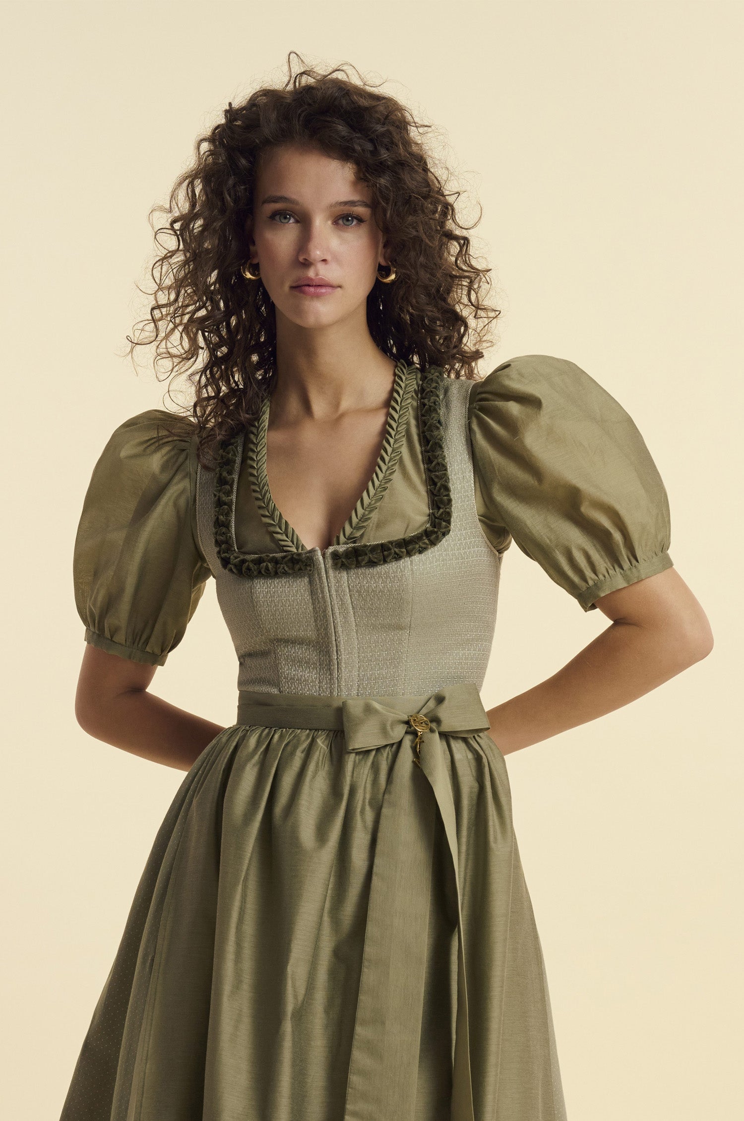 Dirndlbluse Colada in Olive