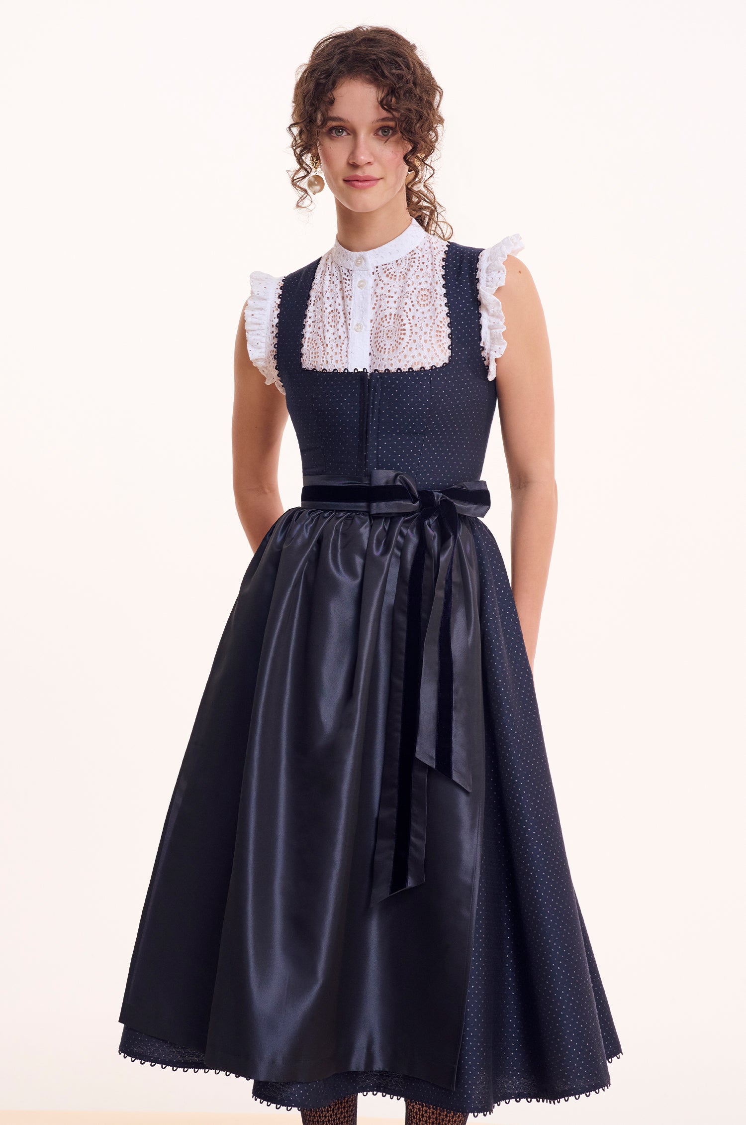 Dirndl Tirana in Nachtblau