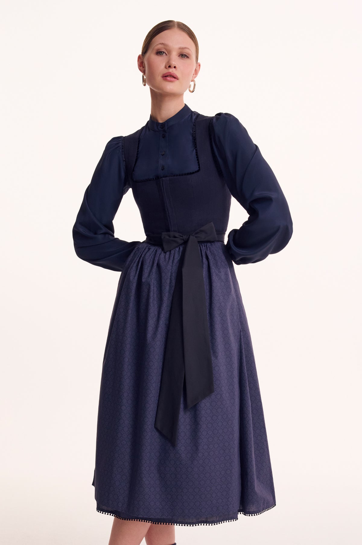 Dirndl Alea in Nachtblau