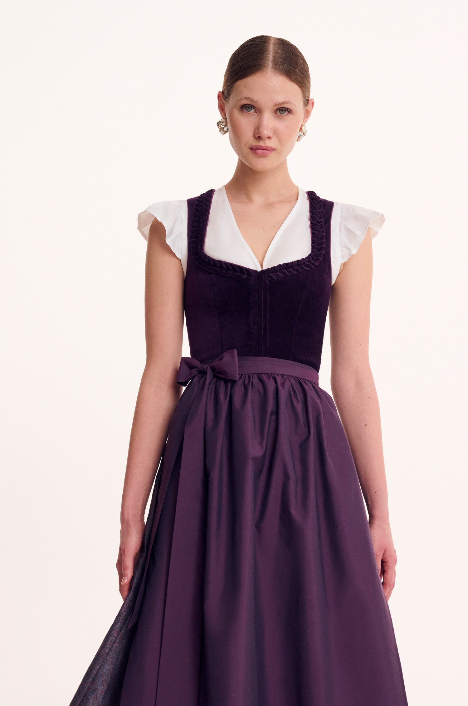 Dirndl Tara in Aubergine
