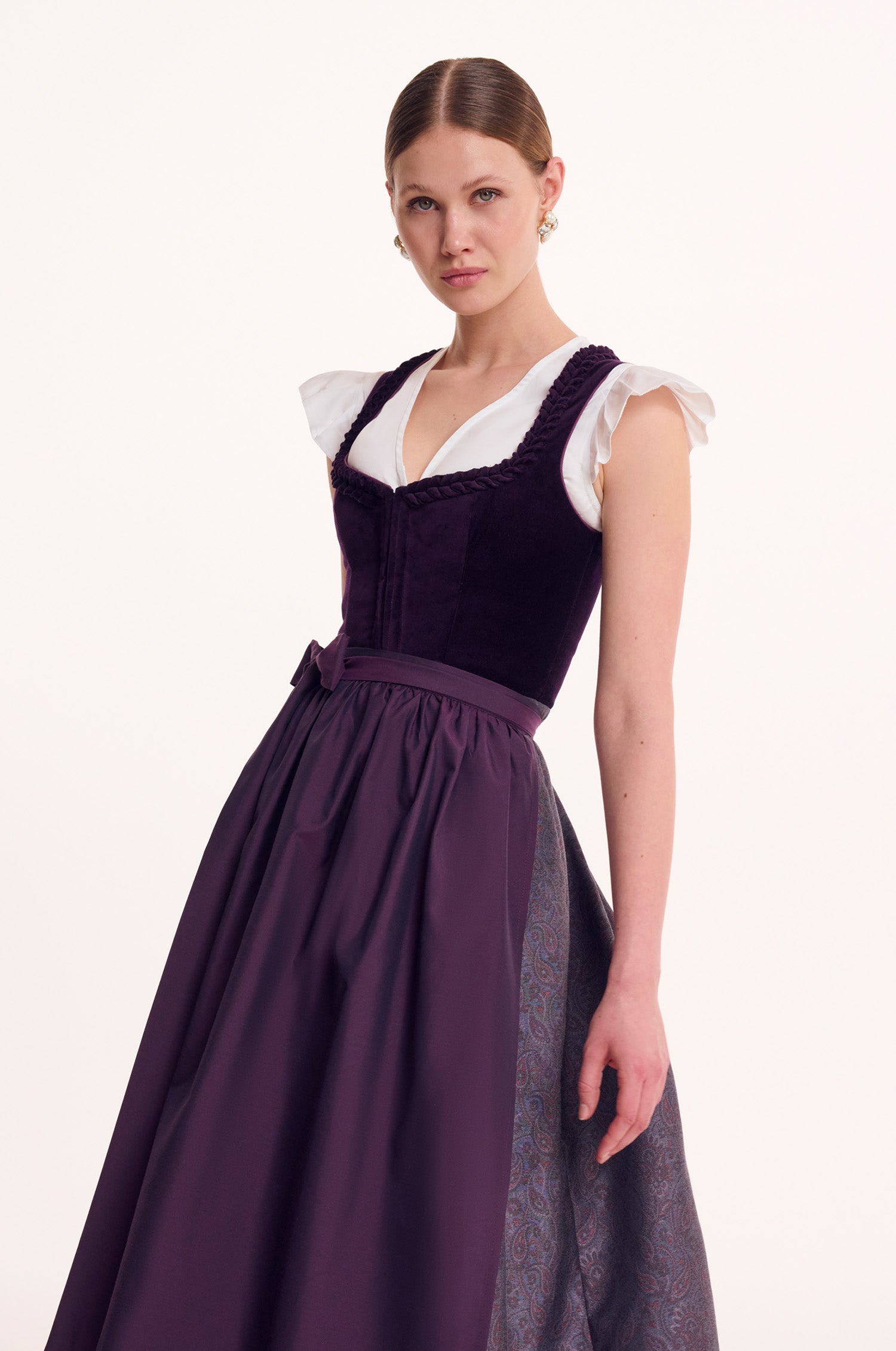 Dirndl Tara in Aubergine