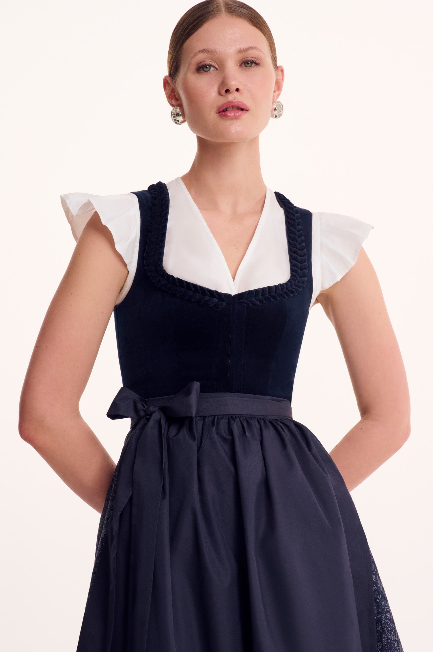 Dirndl Tara in Nachtblau