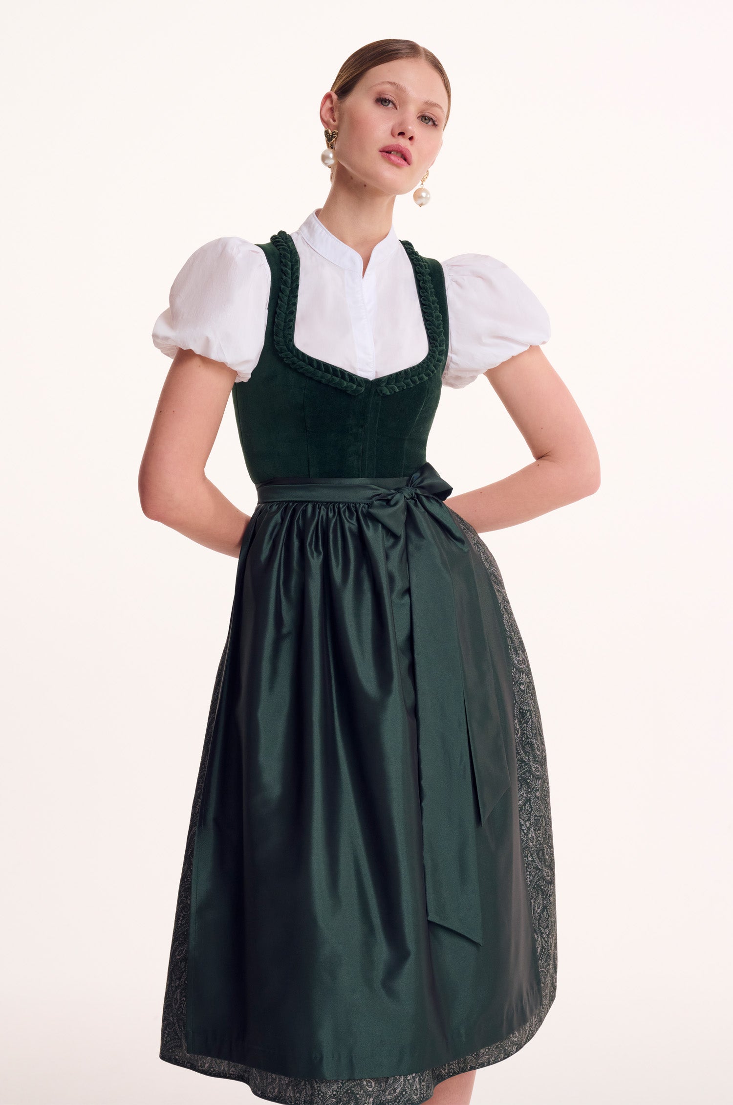 Dirndl Tara in Smaragd