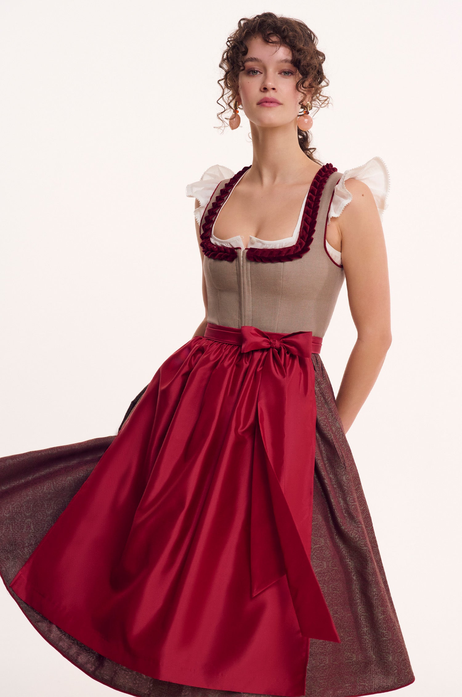 Dirndl Amadora in Jagd-Bordeaux