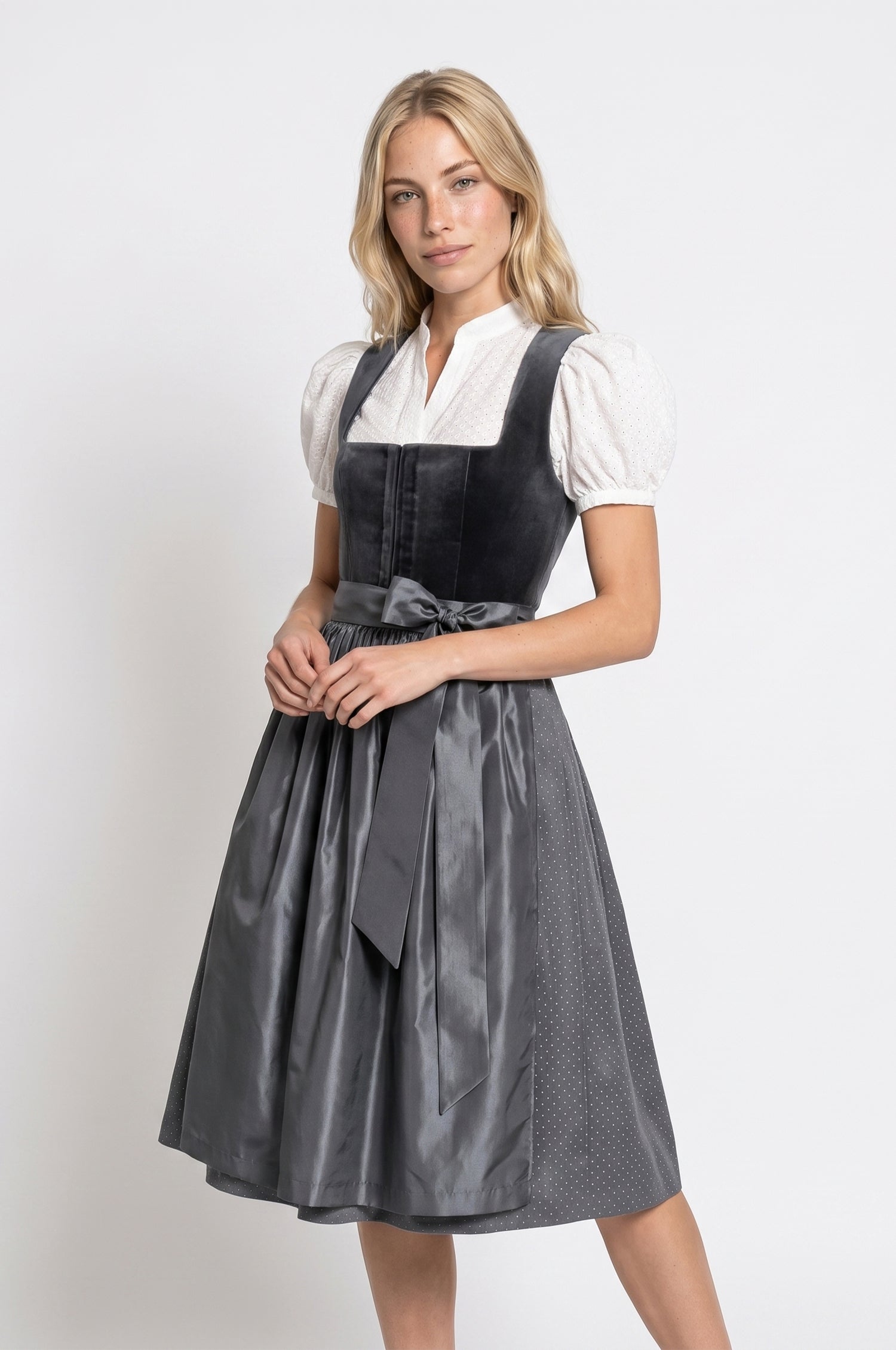 Dirndl Alice in Anthrazit in 2 Längen