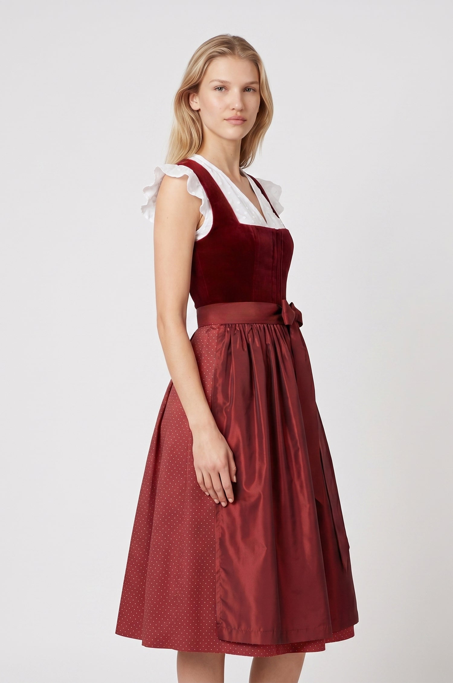 Dirndl Alice in Rot in 2 Längen