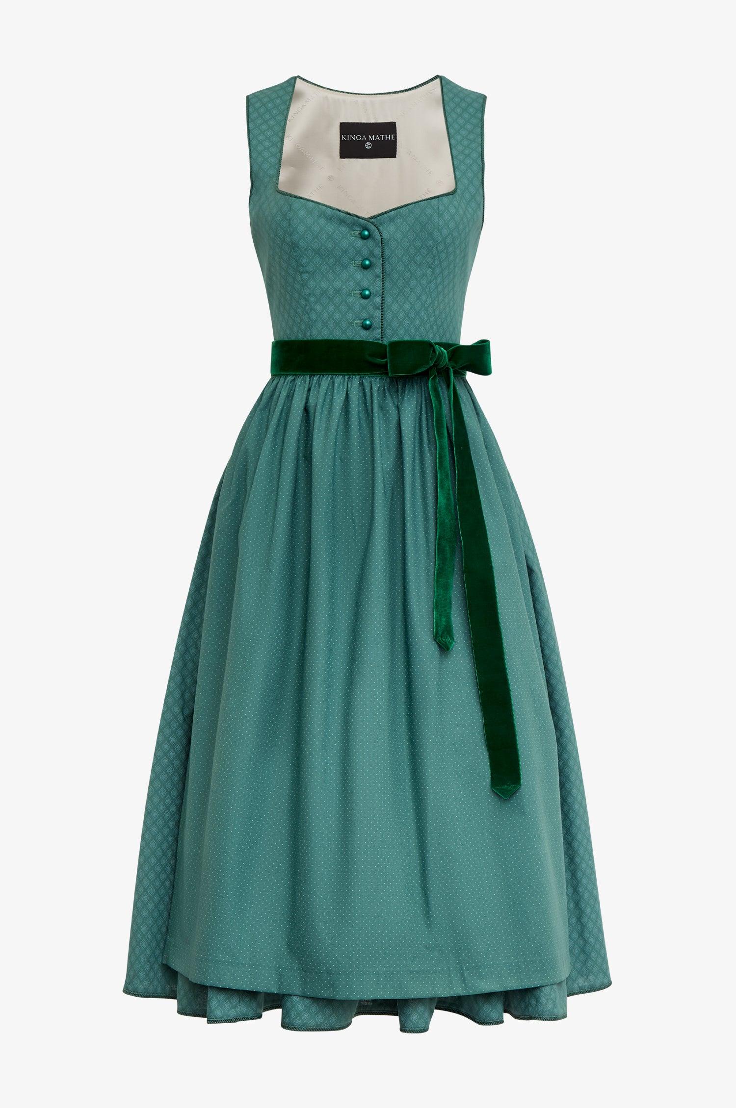 Kinga Mathe Dirndl Avila in Pinie