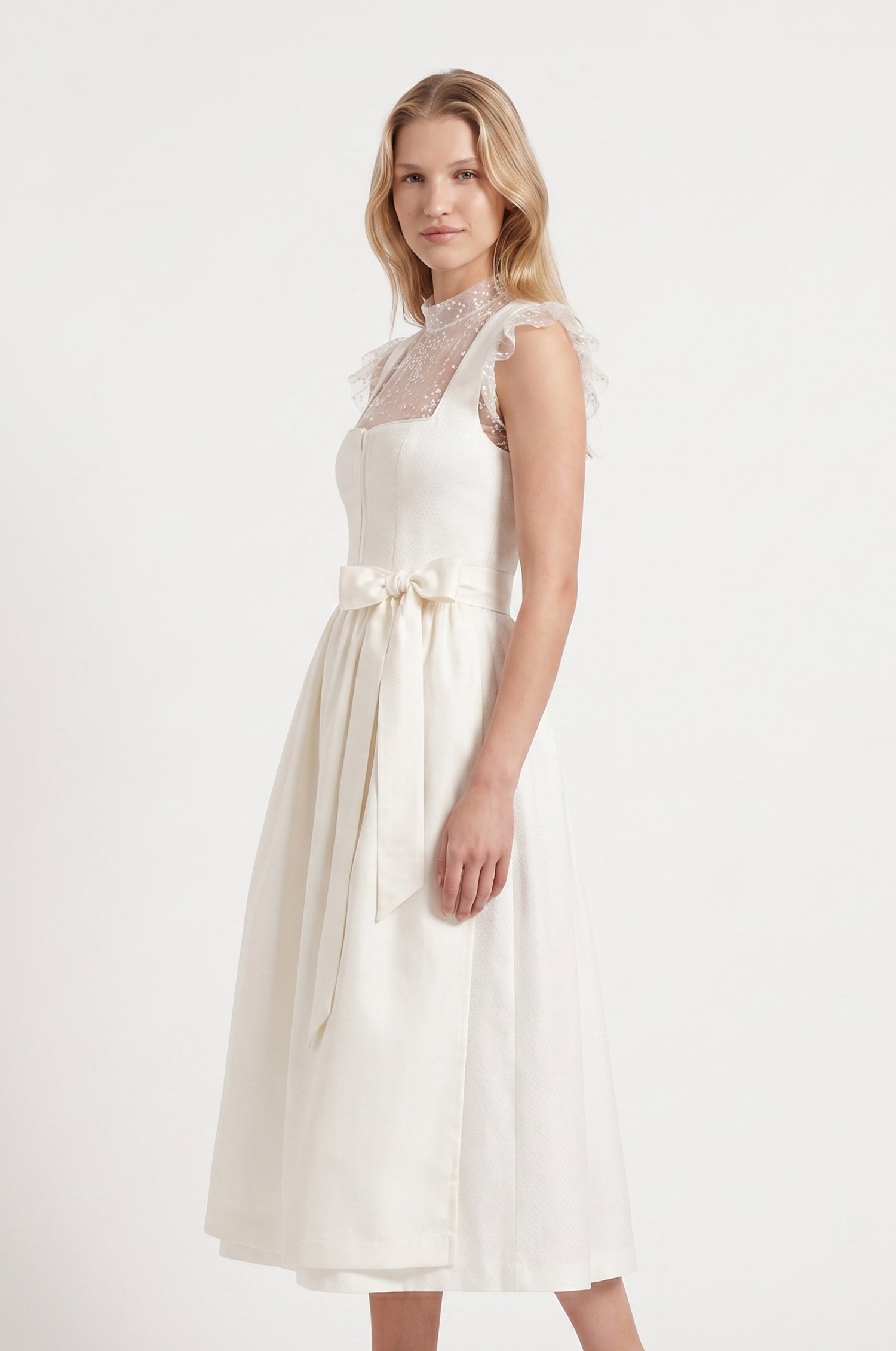 Dirndl Eni in Weiß