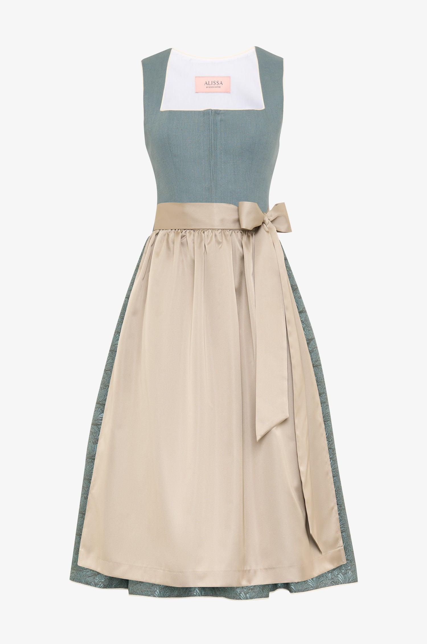 Kinga Mathe Dirndl Irina in Stein