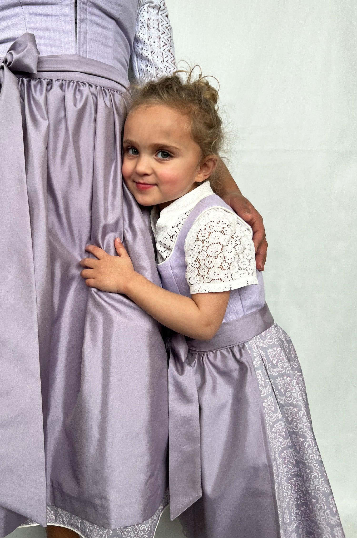 Kinderdirndl Anna in Flieder Kinderdirndl Anna in Flieder
