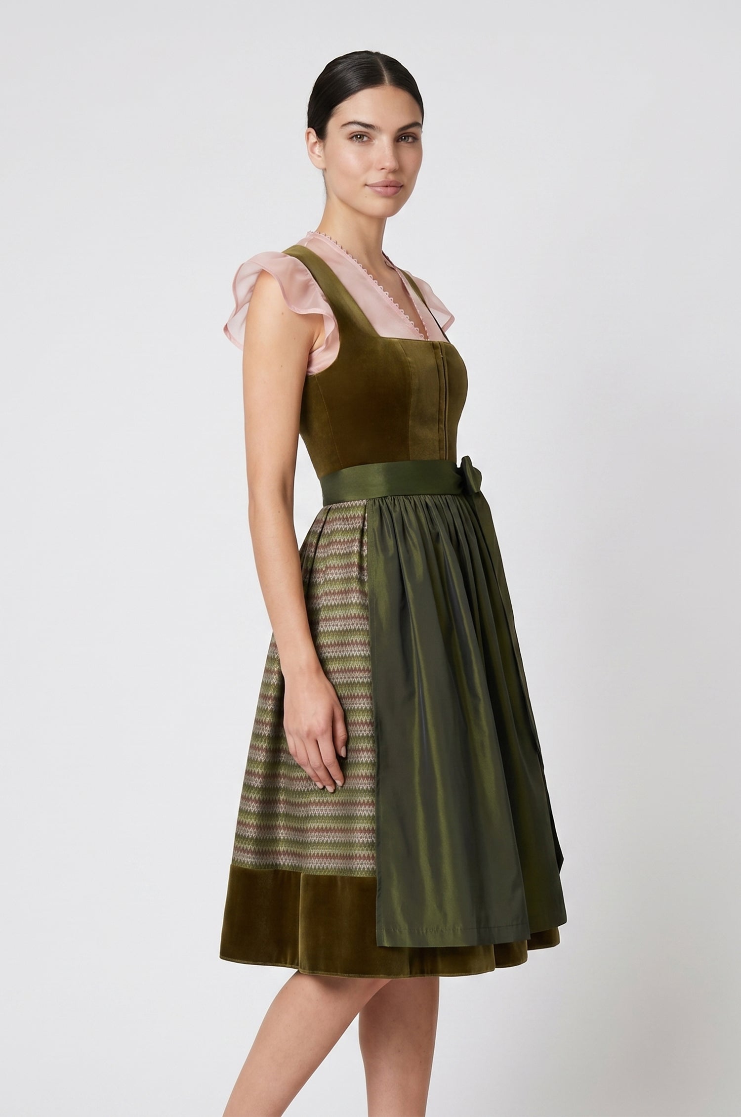 Dirndl Lorient in Schilf