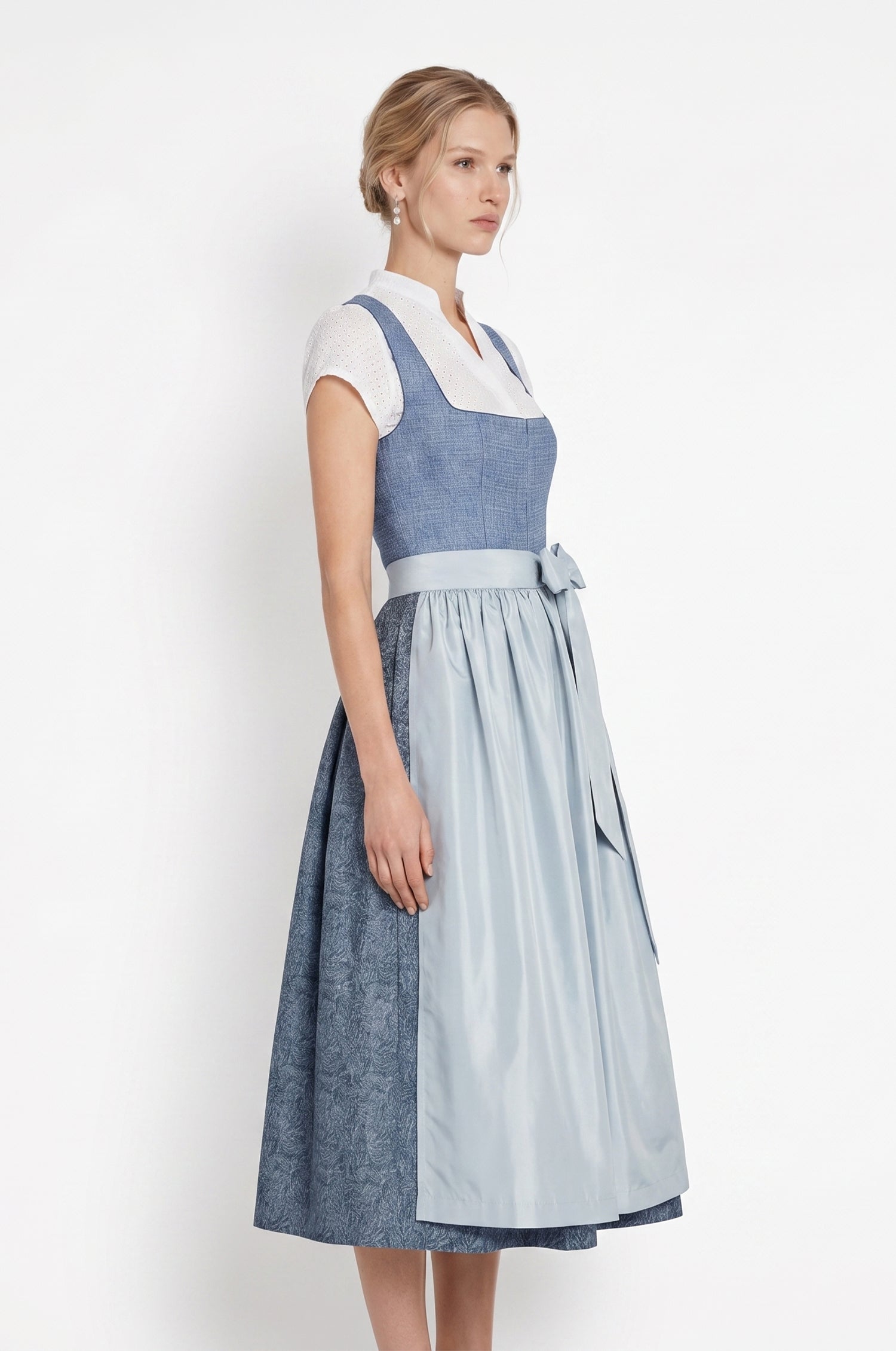 Dirndl Thea in Blau