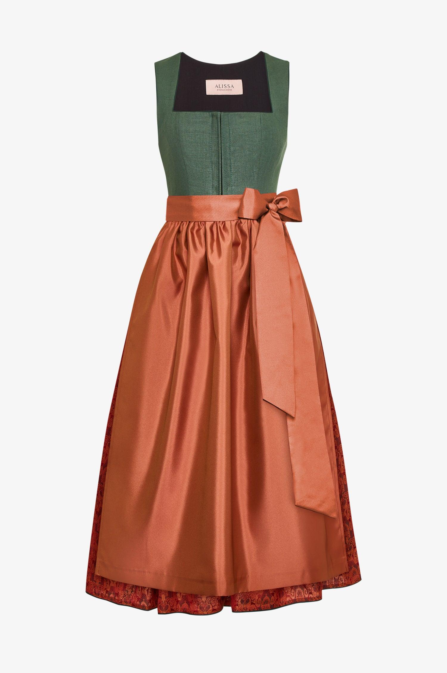 Kinga Mathe Wiesndirndl in Pinie